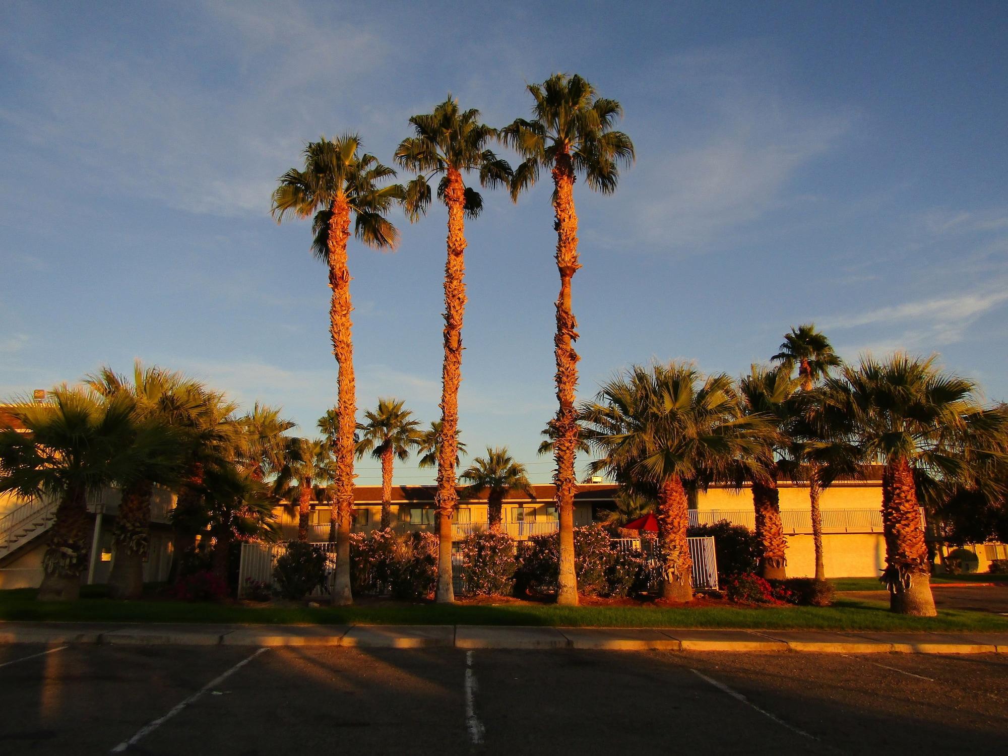 Budgetel Inn & Suites Yuma Exterior photo