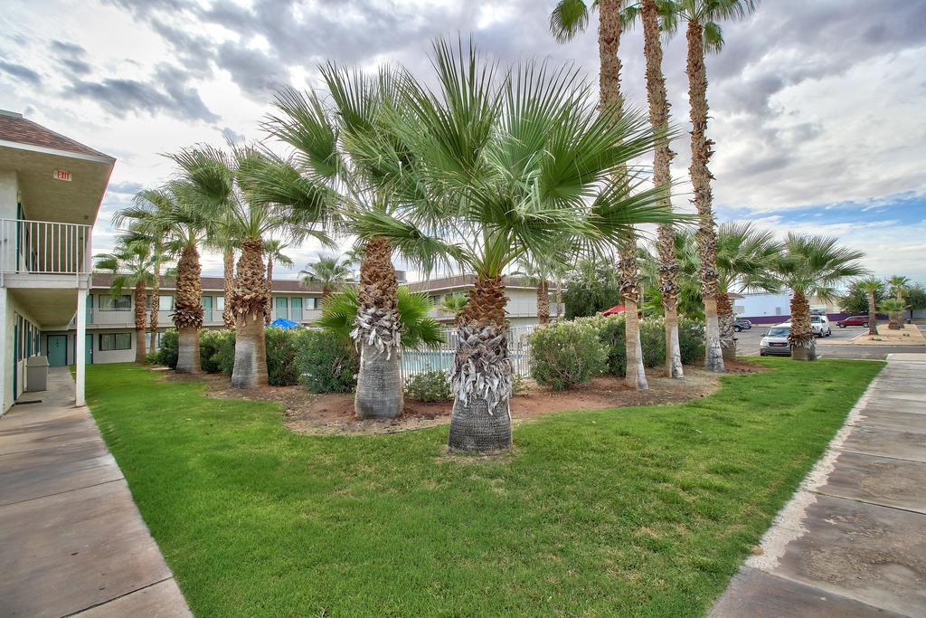 Budgetel Inn & Suites Yuma Exterior photo