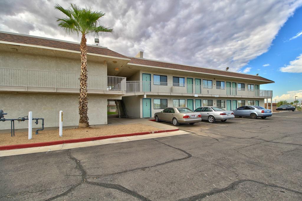 Budgetel Inn & Suites Yuma Exterior photo