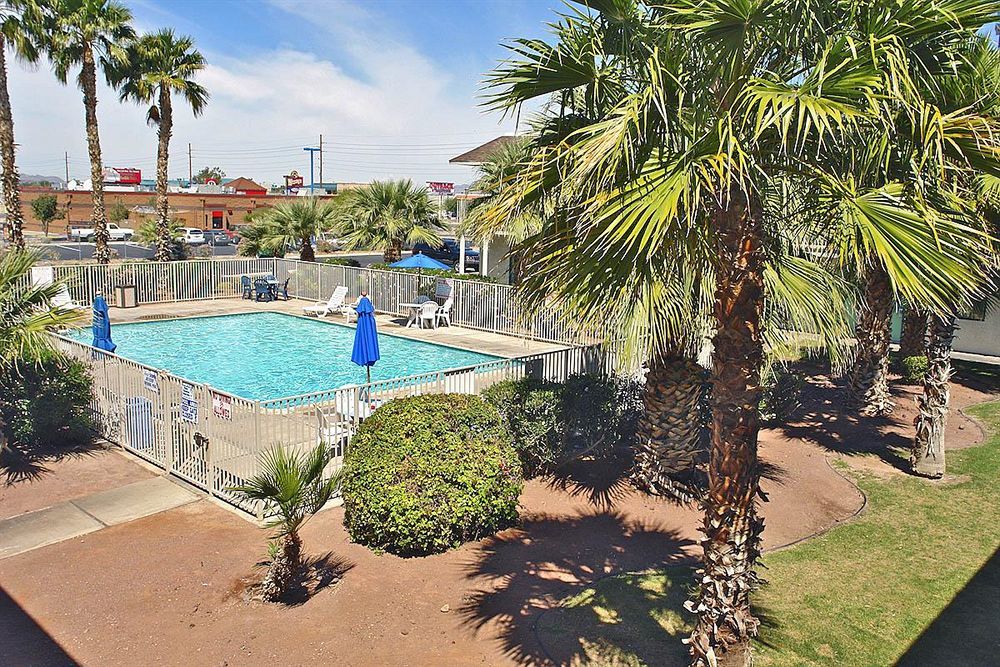 Budgetel Inn & Suites Yuma Exterior photo