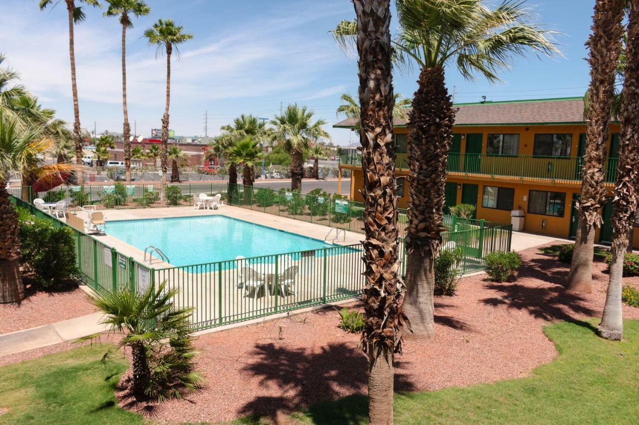 Budgetel Inn & Suites Yuma Exterior photo